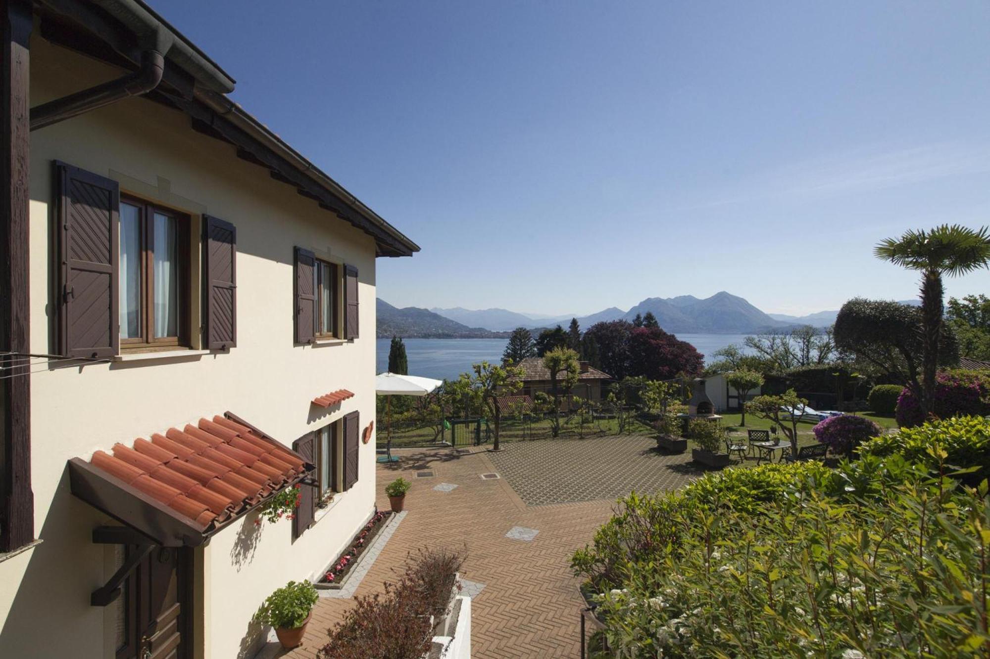 The Cottage On The Lake - Happy Rentals Baveno Exterior photo