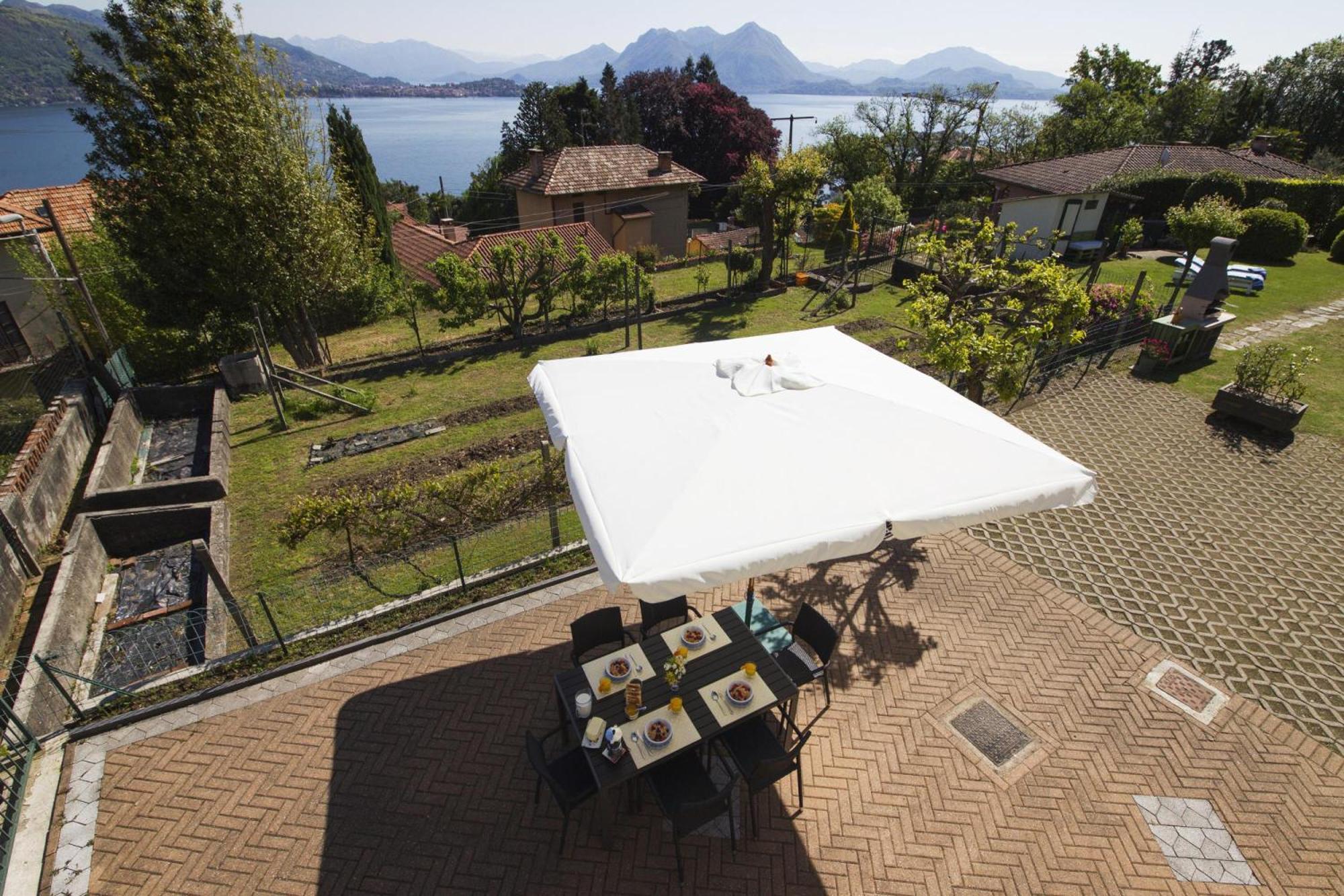 The Cottage On The Lake - Happy Rentals Baveno Exterior photo