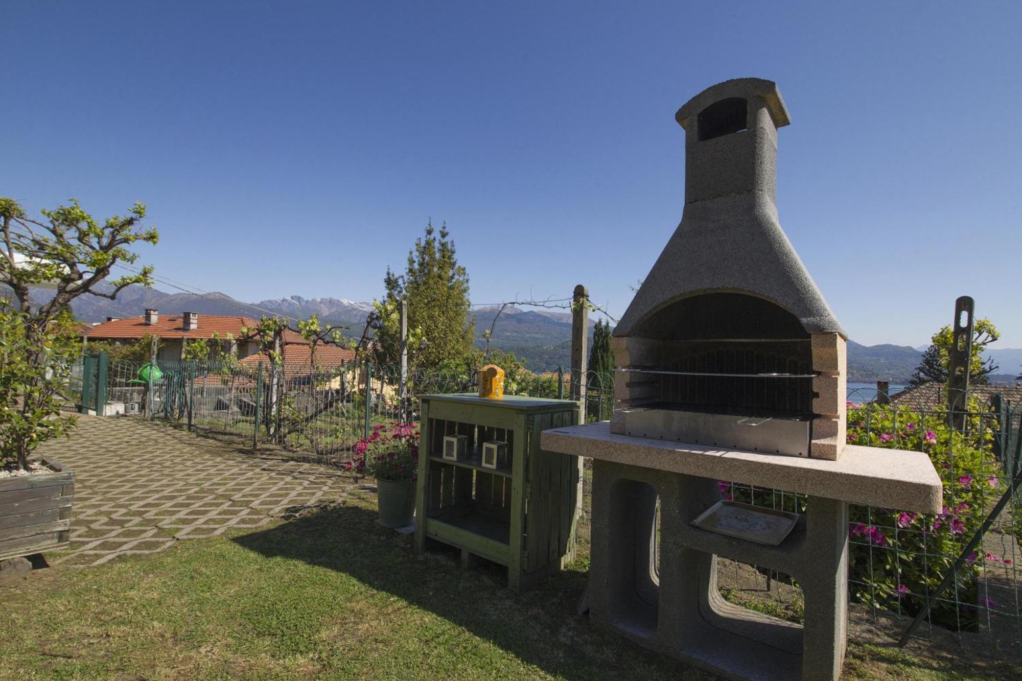 The Cottage On The Lake - Happy Rentals Baveno Exterior photo