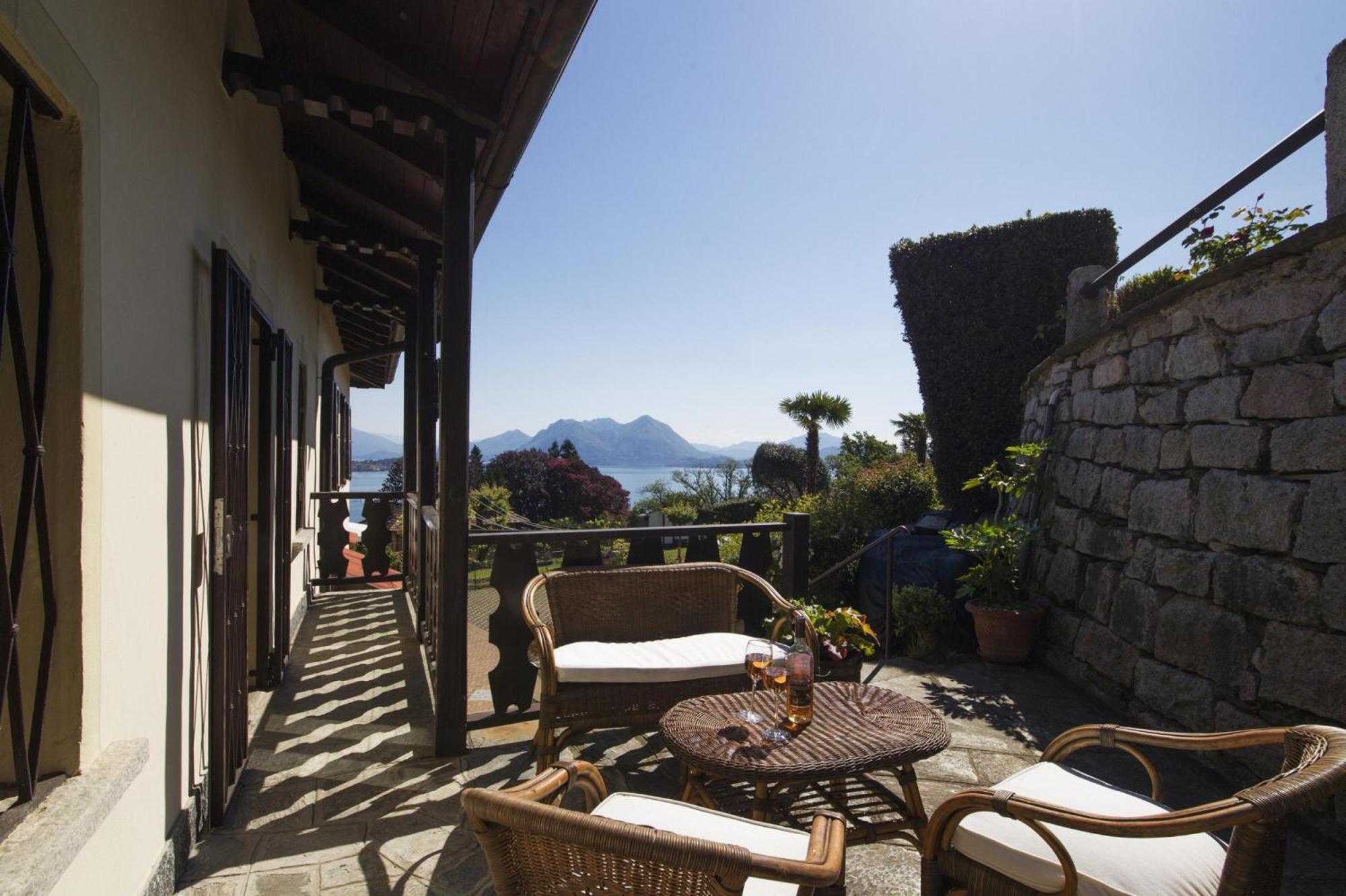 The Cottage On The Lake - Happy Rentals Baveno Exterior photo