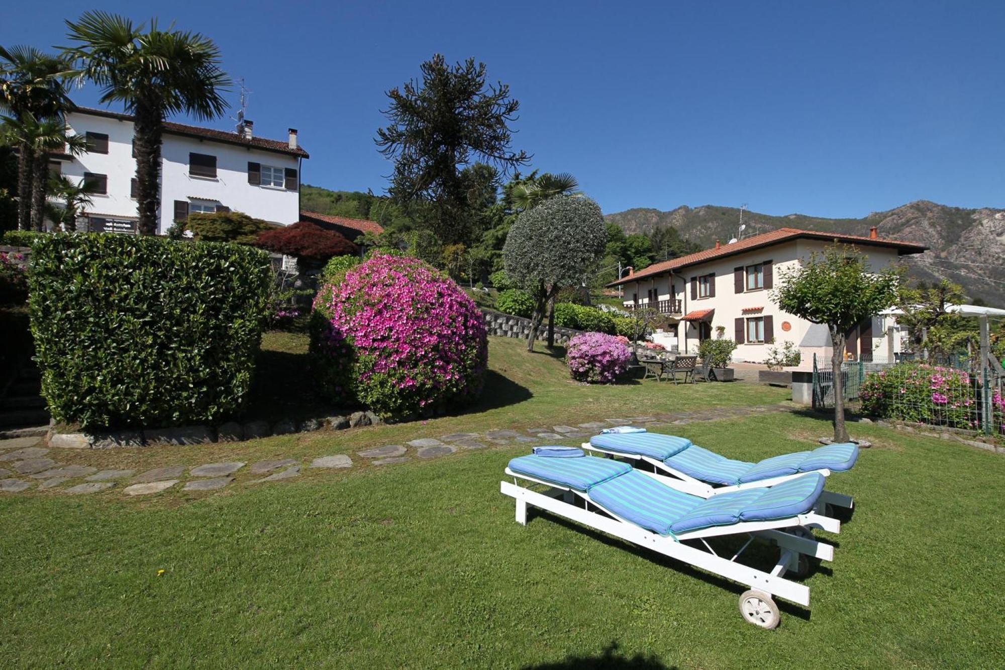 The Cottage On The Lake - Happy Rentals Baveno Exterior photo