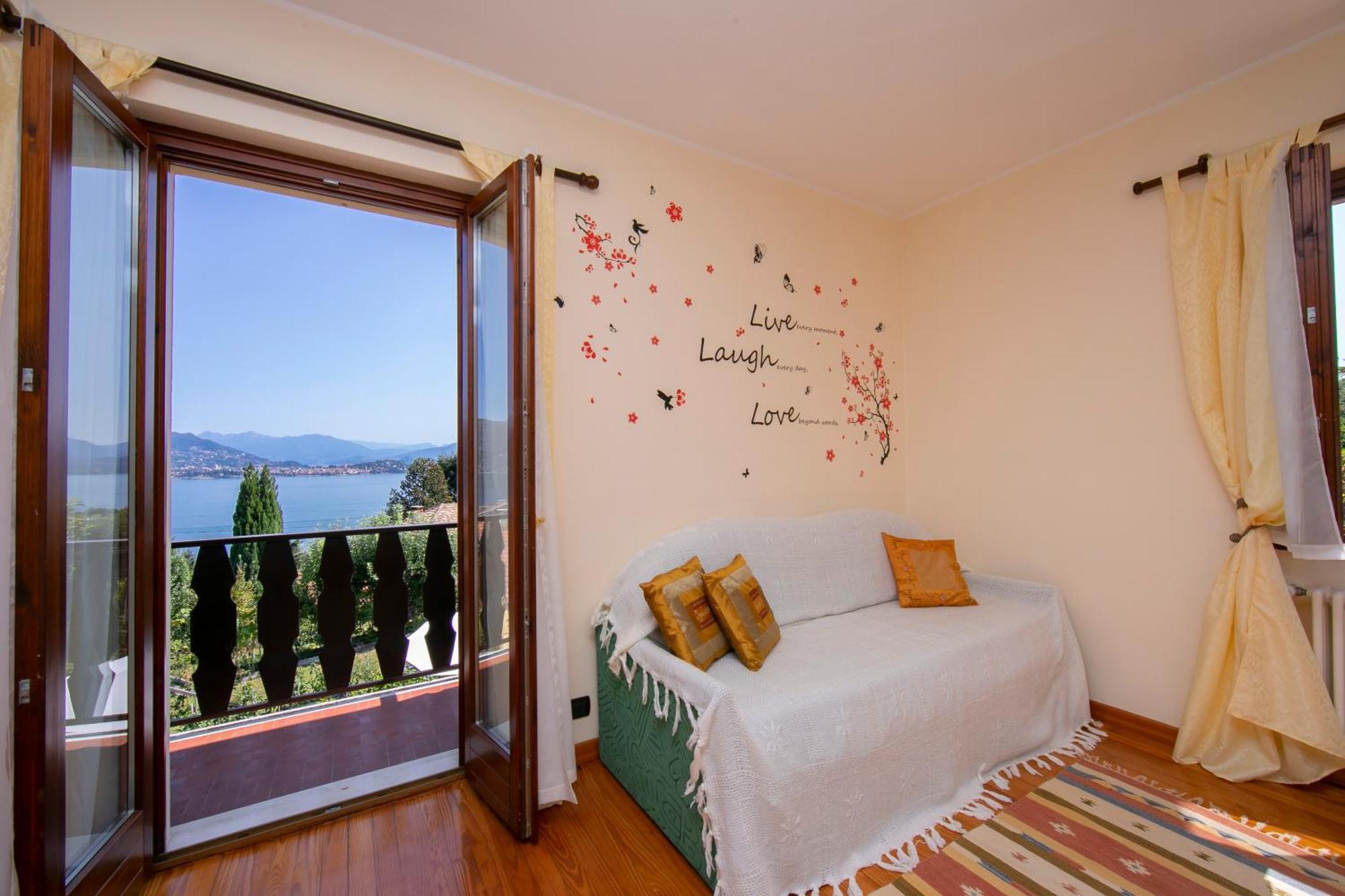 The Cottage On The Lake - Happy Rentals Baveno Exterior photo